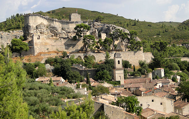 Vue du village de Boulbon